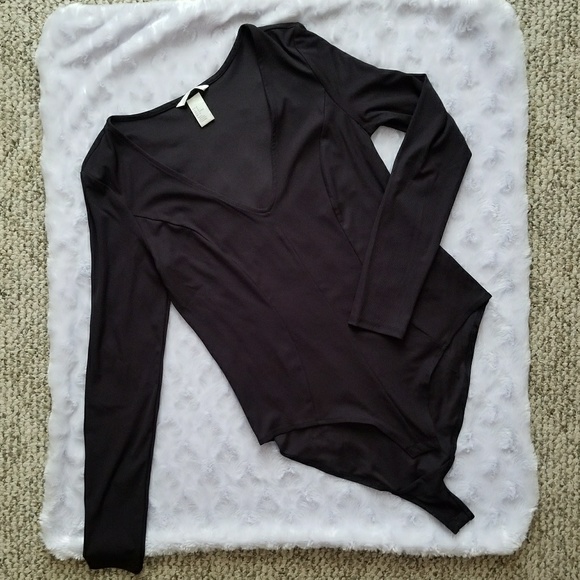 H&M Tops - 1 HR FLASH SALE!! NWOT H&M Black Long-slv Bodysuit